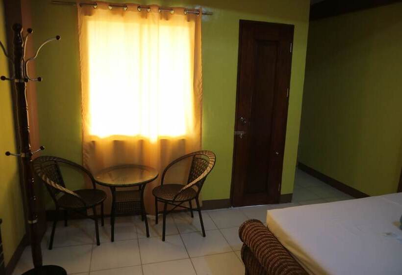 Centillo Travellers Inn