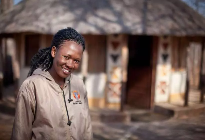 Hotelli Baleni Cultural Camp