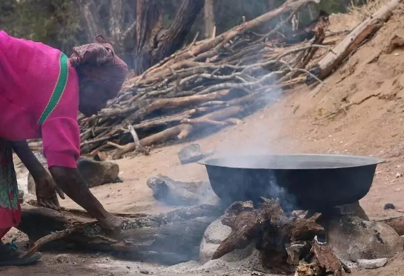 Hotelli Baleni Cultural Camp