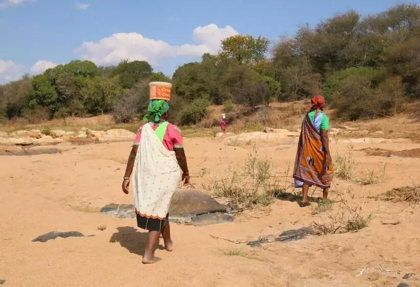 Hotelli Baleni Cultural Camp