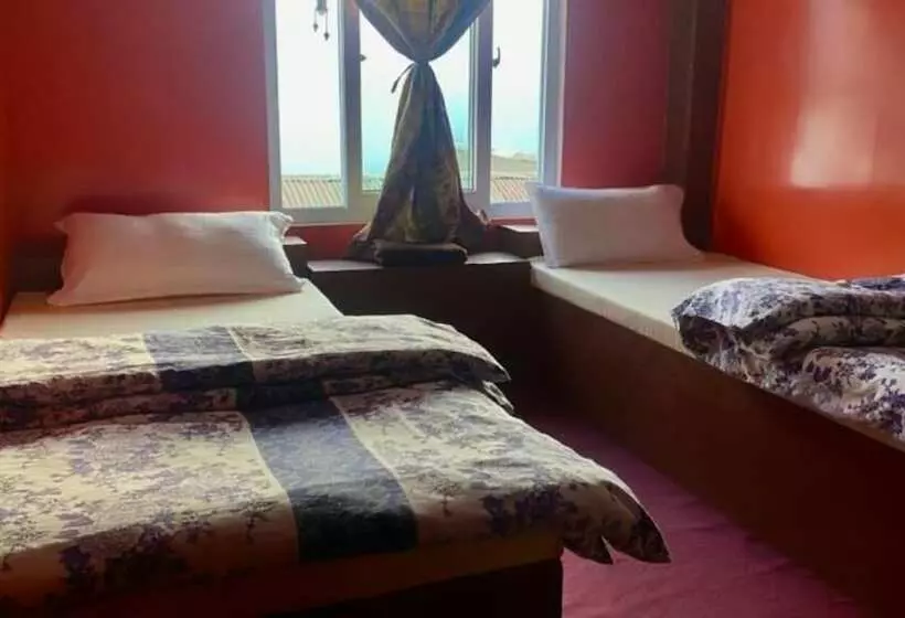 Lama Hotel   Cafe De Himalaya