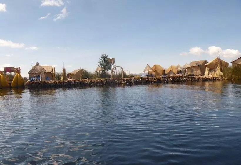 ホテル Uros Tupirmarka