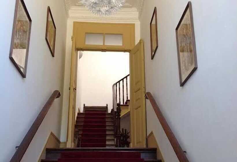 پانسیون A Vianesa Guest House