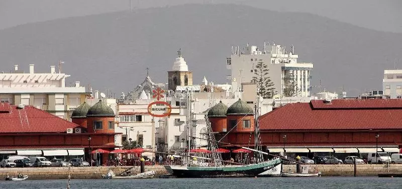 Al   Alojamento Local Pension Bicuar