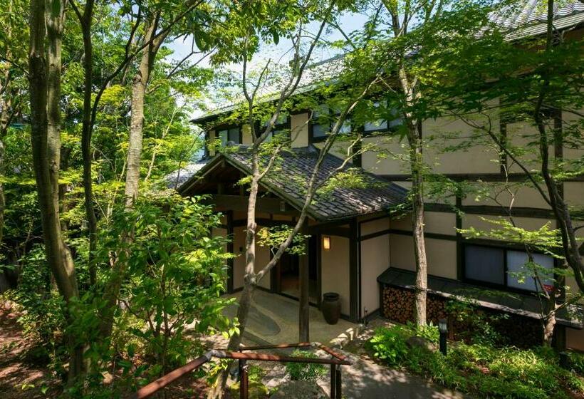 ריוקאן Yufuin Onsen Toshoan