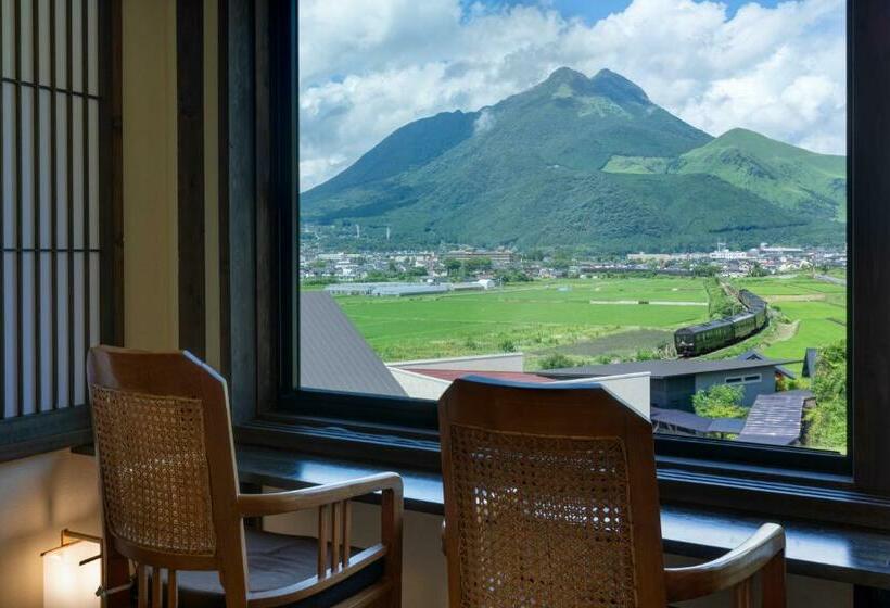 ריוקאן Yufuin Onsen Toshoan