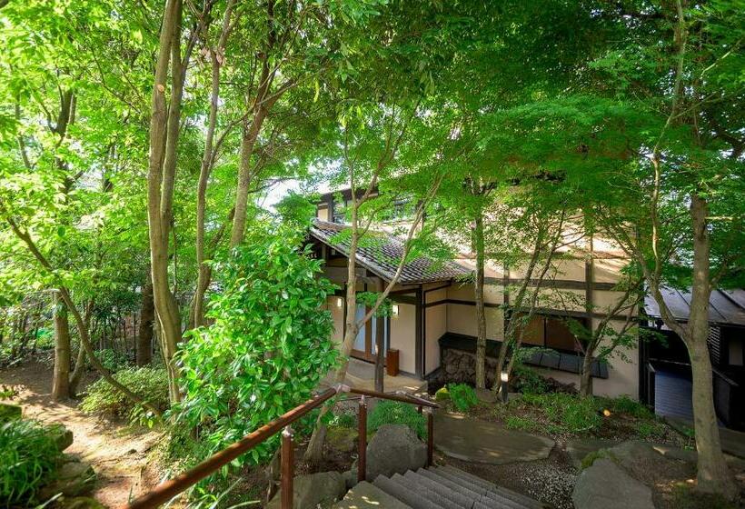 ריוקאן Yufuin Onsen Toshoan