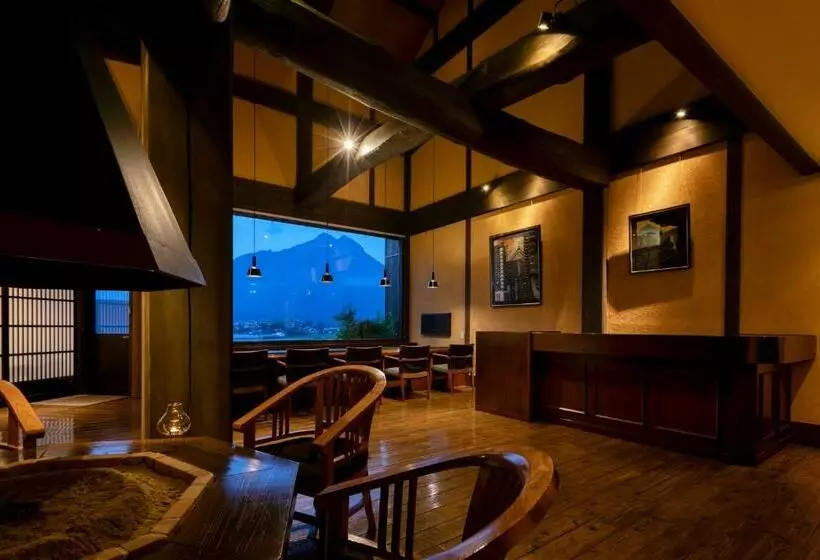 Ryokan Yufuin Onsen Toshoan