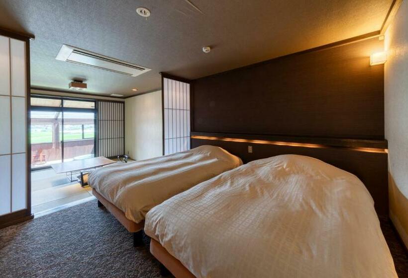 ריוקאן Yufuin Onsen Toshoan