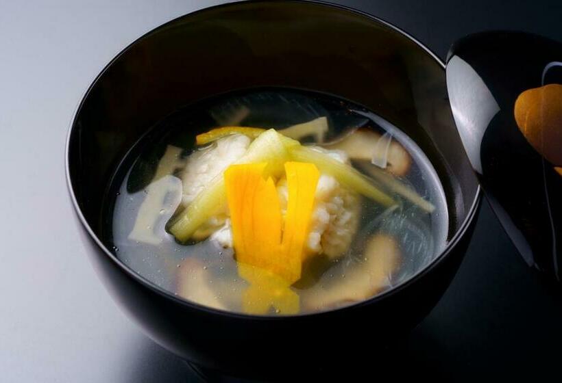 ריוקאן Yufuin Onsen Toshoan