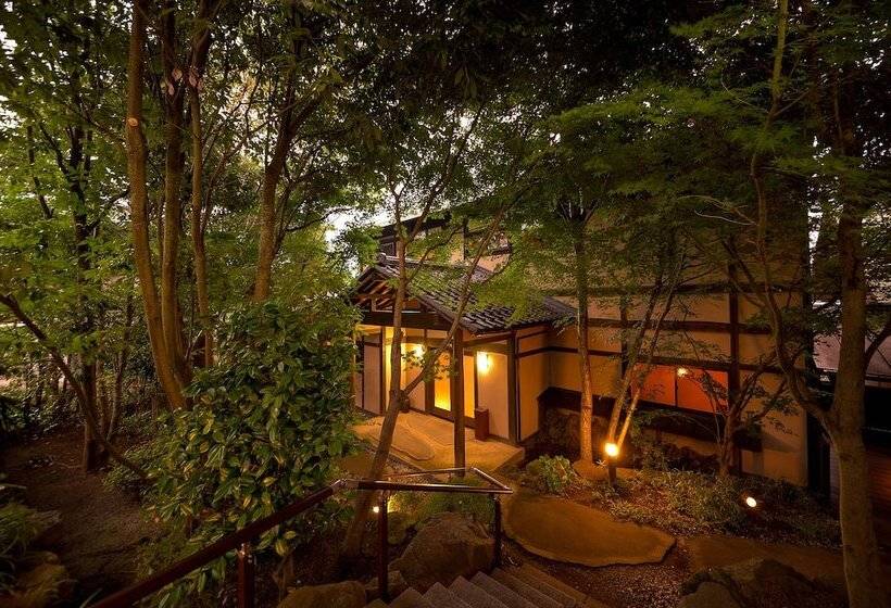 ריוקאן Yufuin Onsen Toshoan