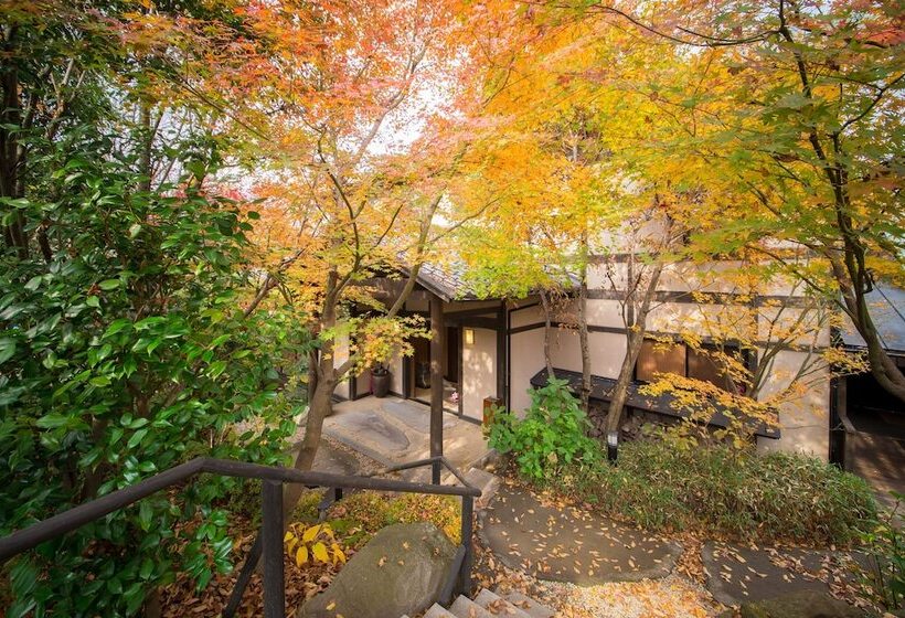 ריוקאן Yufuin Onsen Toshoan