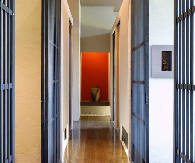 Ryokan Yufuin Onsen Toshoan