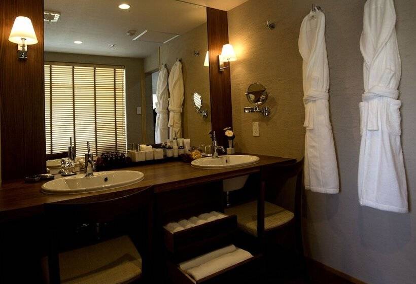 ריוקאן Yufuin Onsen Toshoan