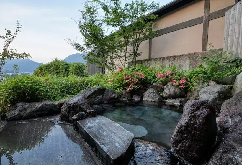 Ryokan Yufuin Onsen Toshoan