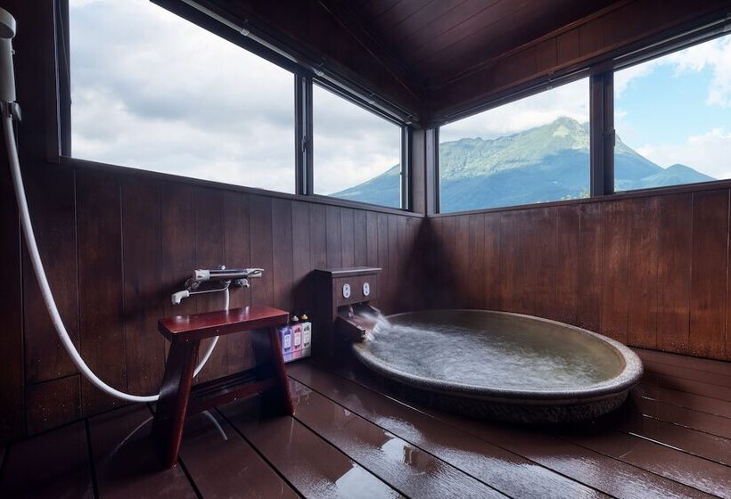 ריוקאן Yufuin Onsen Toshoan