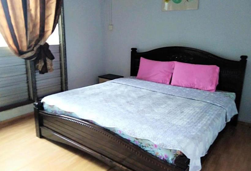 הוסטל Spot On 89953 Marco Polos Kenyalang