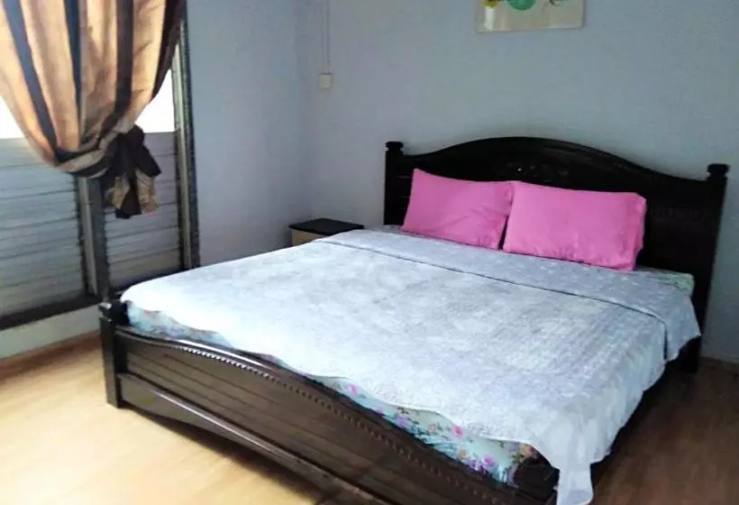 هاستل Spot On 89953 Marco Polos Kenyalang