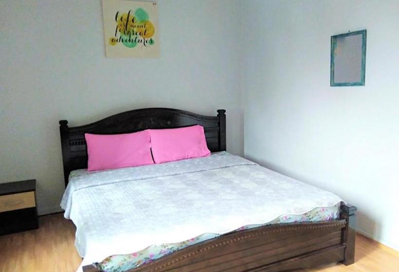 הוסטל Spot On 89953 Marco Polos Kenyalang