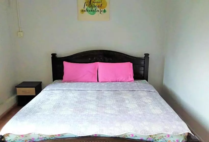 هاستل Spot On 89953 Marco Polos Kenyalang