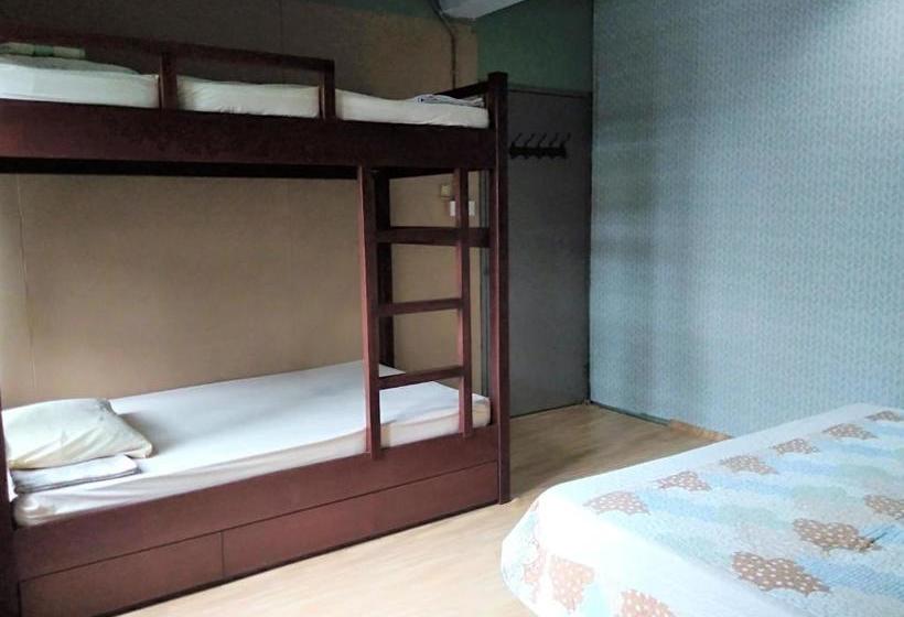 הוסטל Spot On 89953 Marco Polos Kenyalang