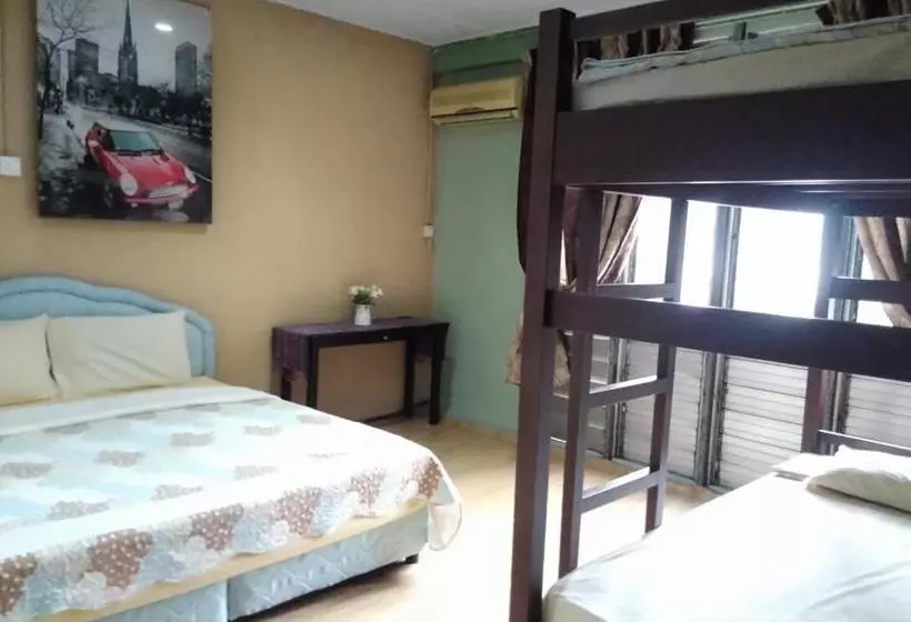 هاستل Spot On 89953 Marco Polos Kenyalang