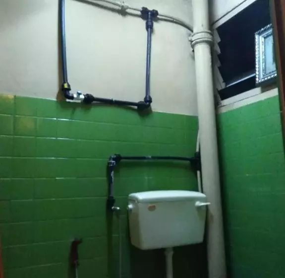 هاستل Spot On 89953 Marco Polos Kenyalang