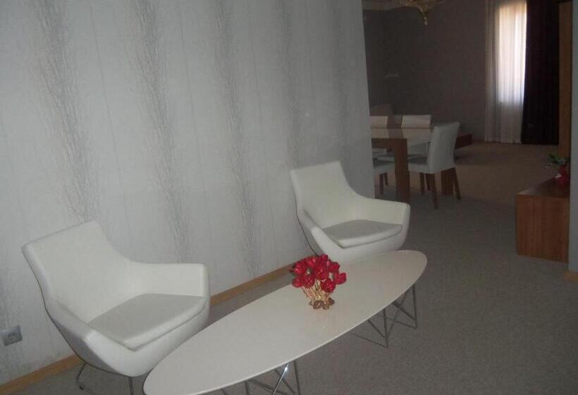 Отель Palm Beach