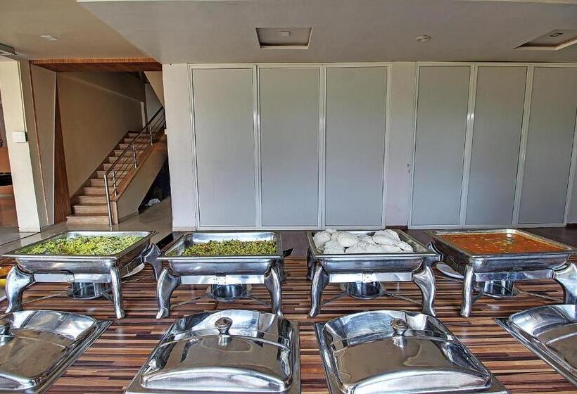 ホテル Sterling Panchgani