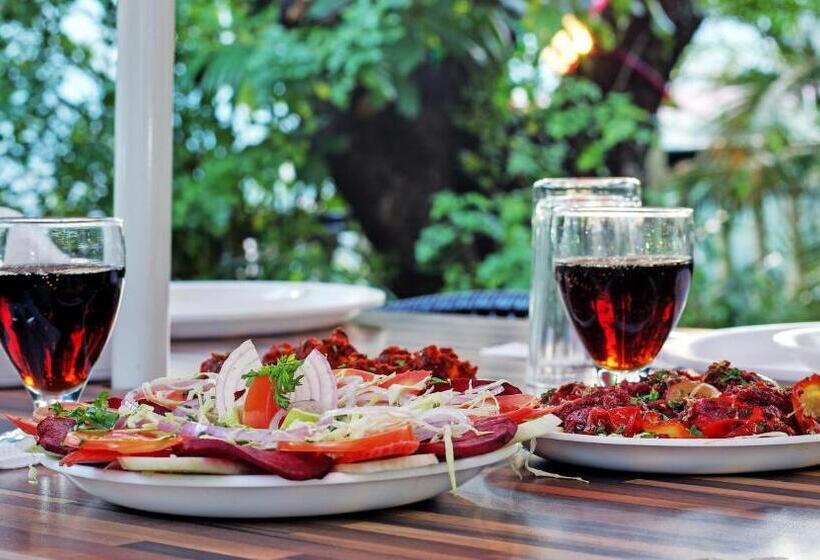 ホテル Sterling Panchgani