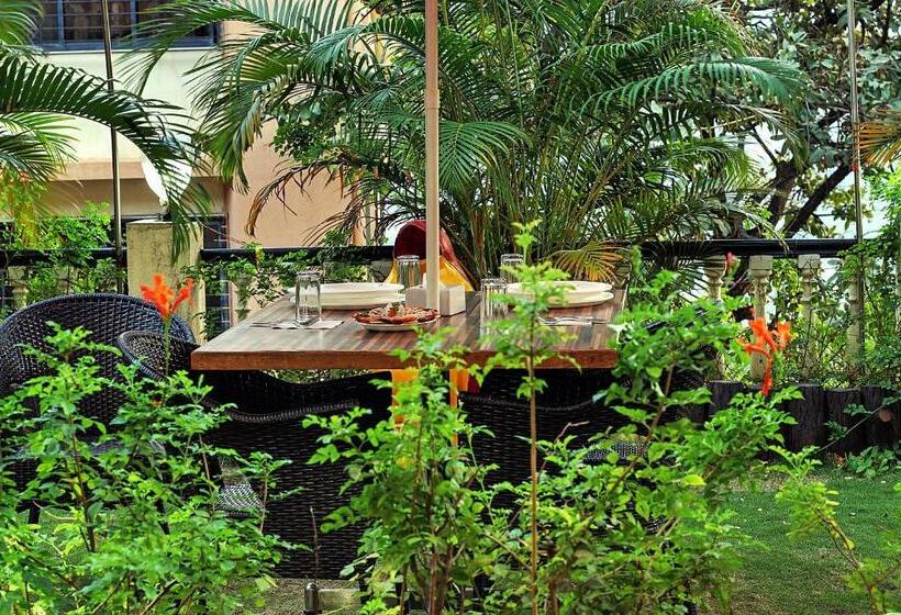 ホテル Sterling Panchgani