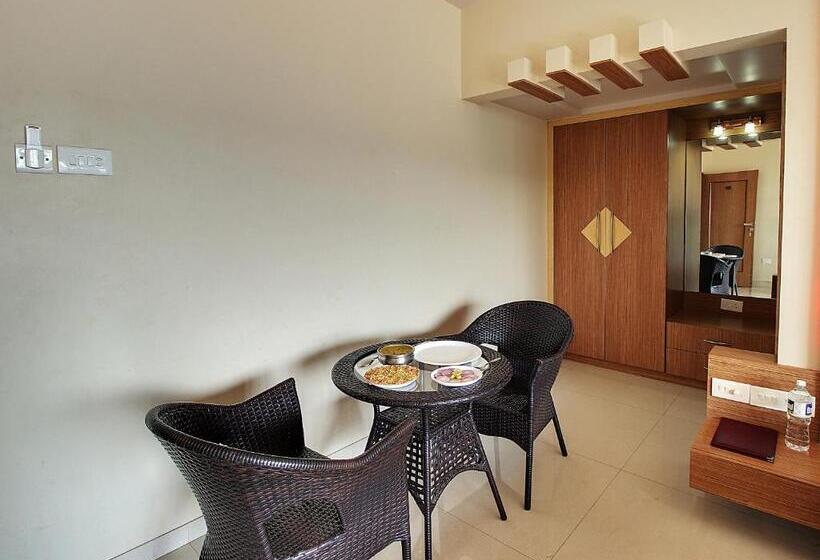 ホテル Sterling Panchgani