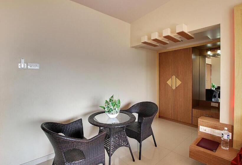 ホテル Sterling Panchgani