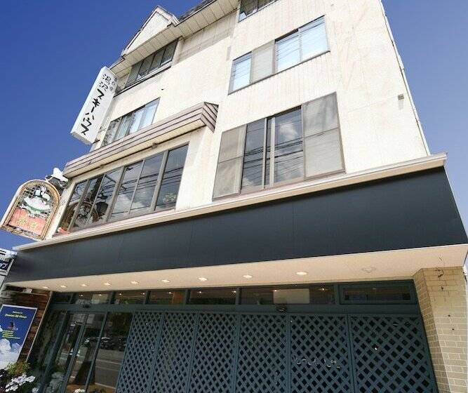 פנסיון Yuzawa Ski House