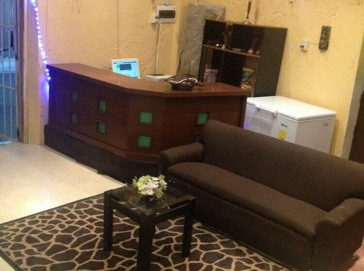 Hostal Casa Allende   Hostel