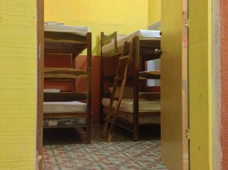 Hostal Casa Allende   Hostel