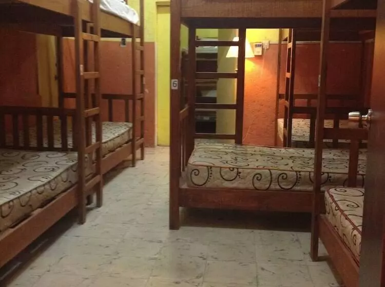 Hostal Casa Allende   Hostel