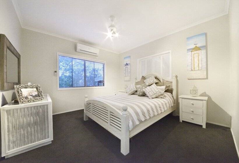 Crusoe S Beach House Ocean Views