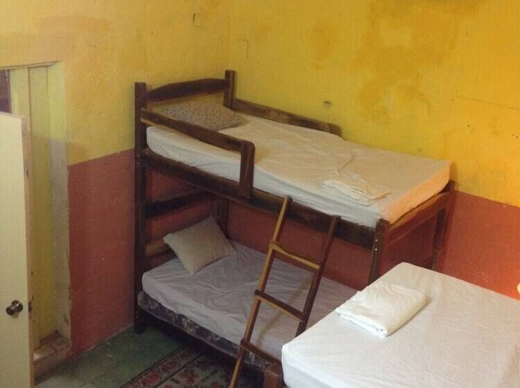 Hostal Casa Allende   Hostel