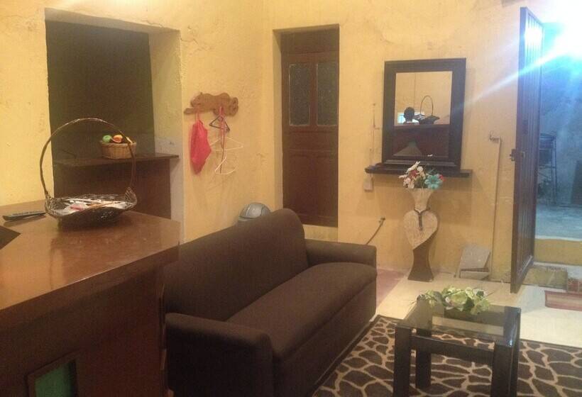 Hostal Casa Allende   Hostel