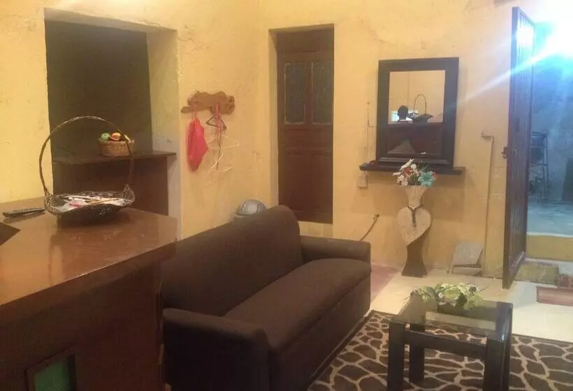 Hostal Casa Allende   Hostel