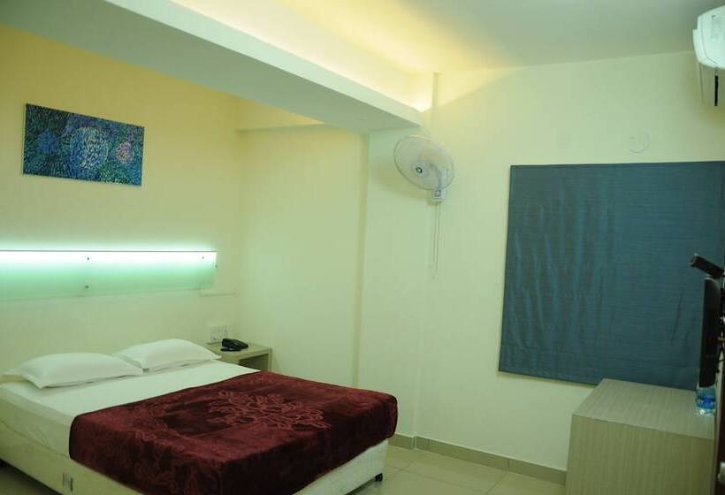 Hotel Cinnamon Residency