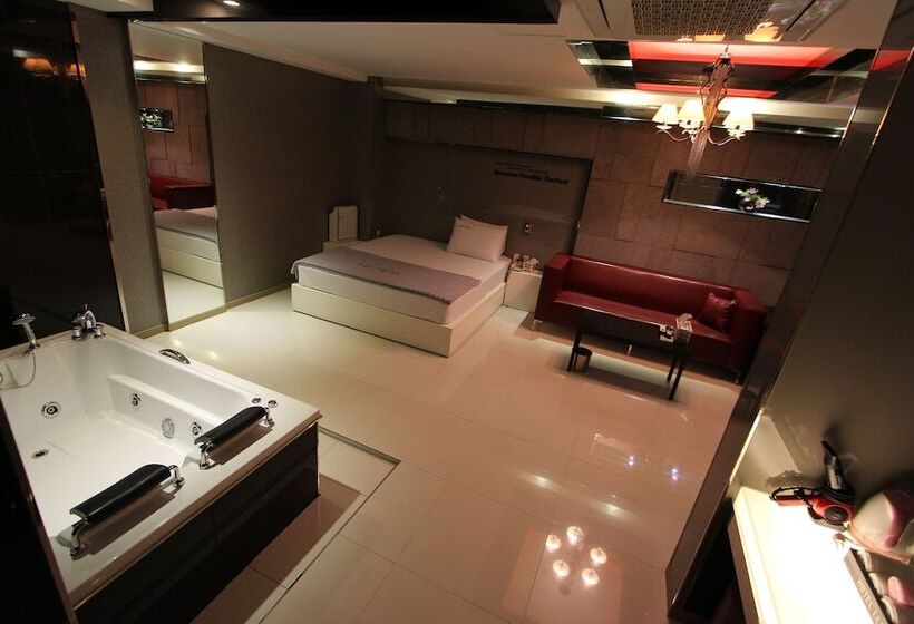 בית מלון כפרי Lee