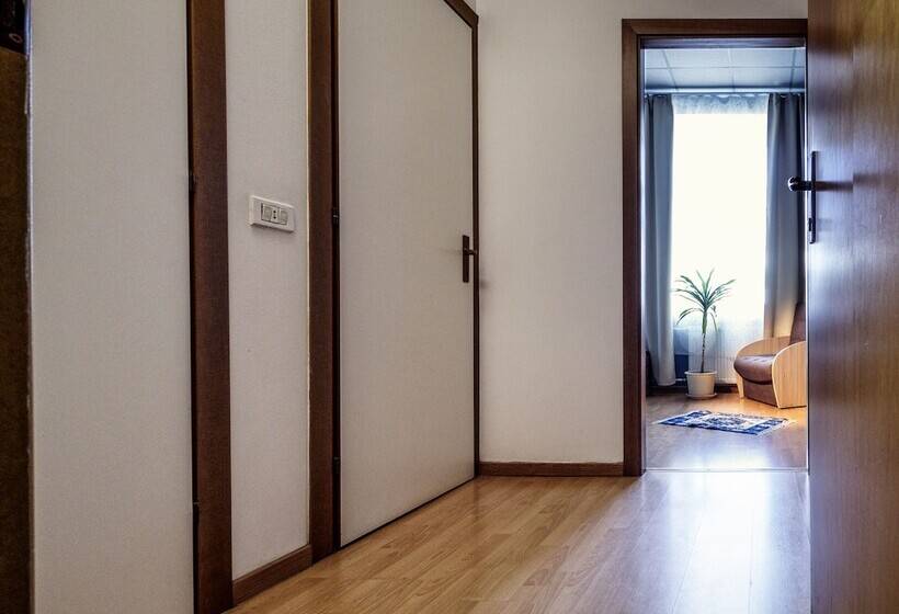 Отель Petropolis