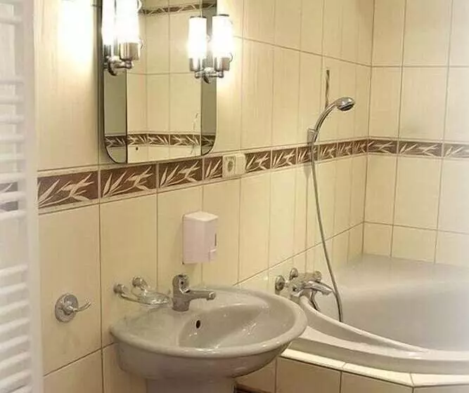 Majatalo Dom Gościnny Gerus