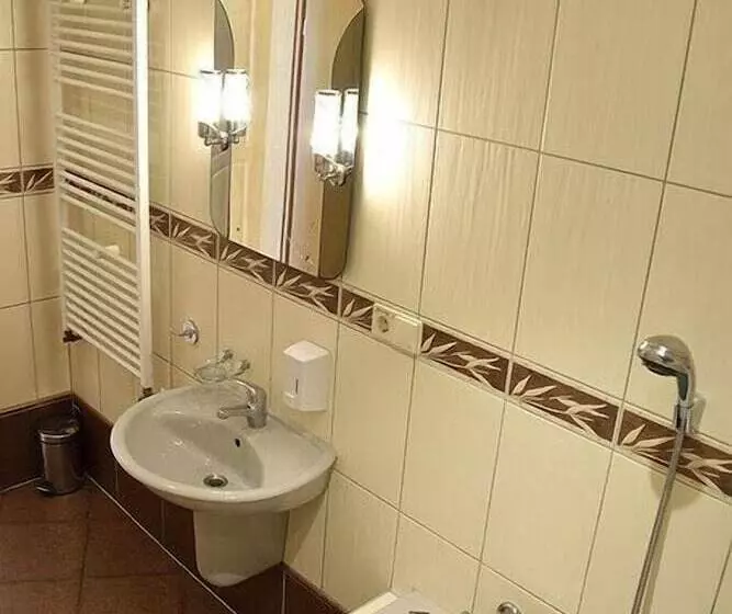 Majatalo Dom Gościnny Gerus