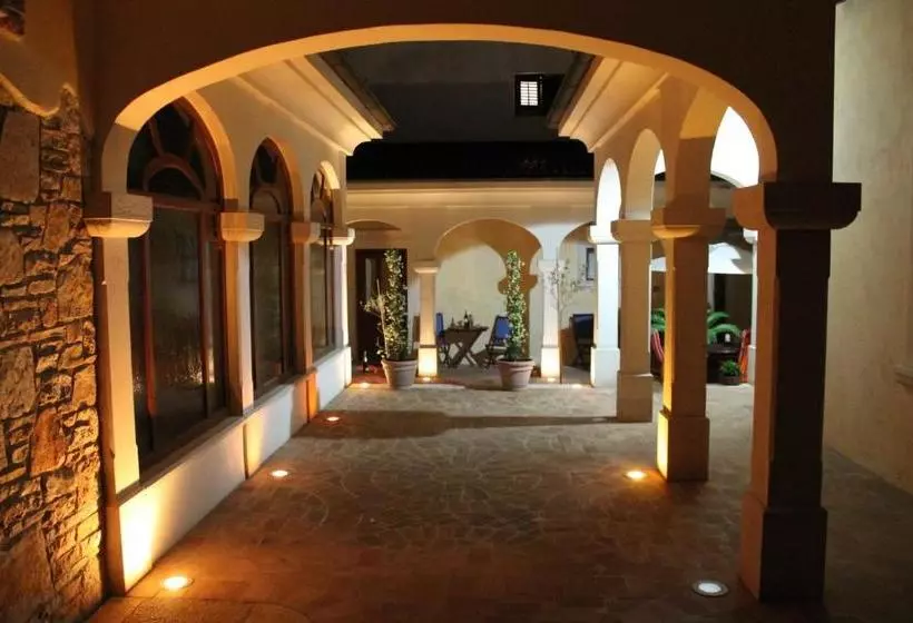 پانسیون Villa Pasis
