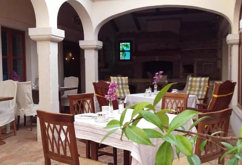 پانسیون Villa Pasis