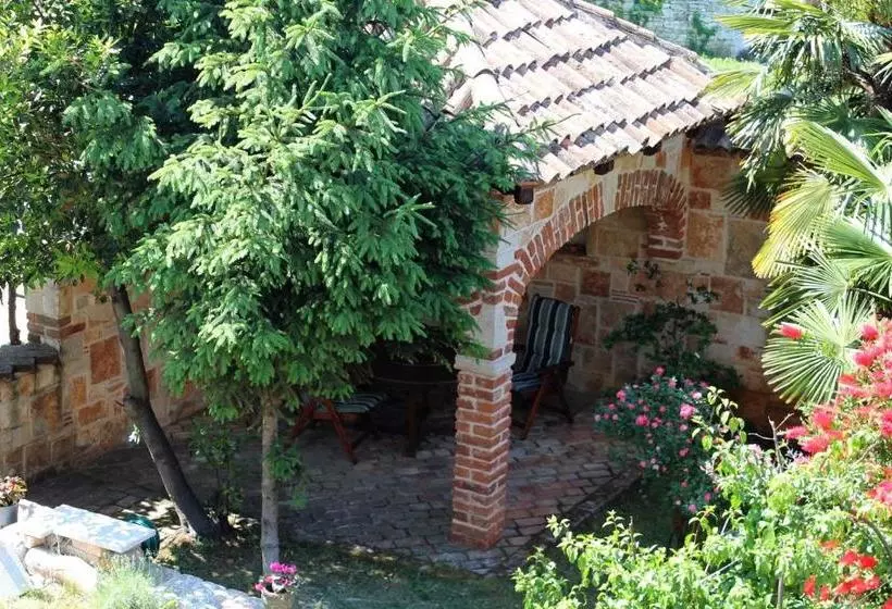 پانسیون Villa Pasis