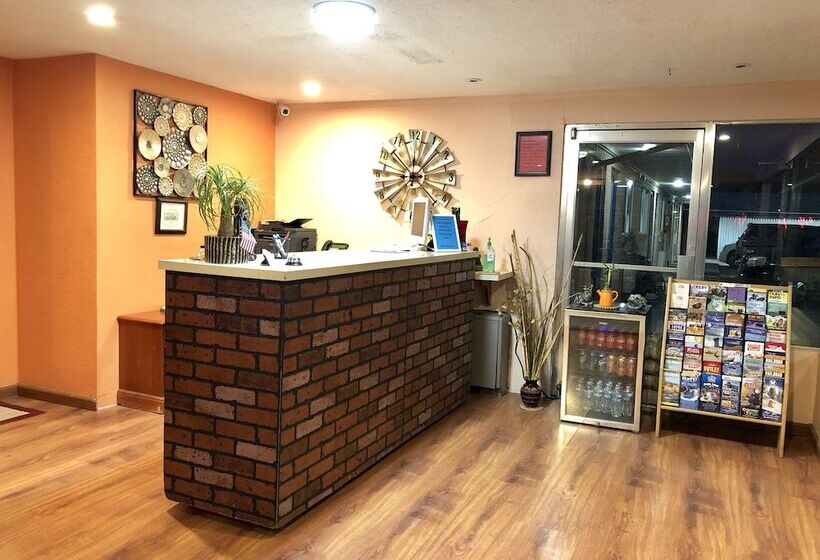 Annie Oakley Motel Oakley